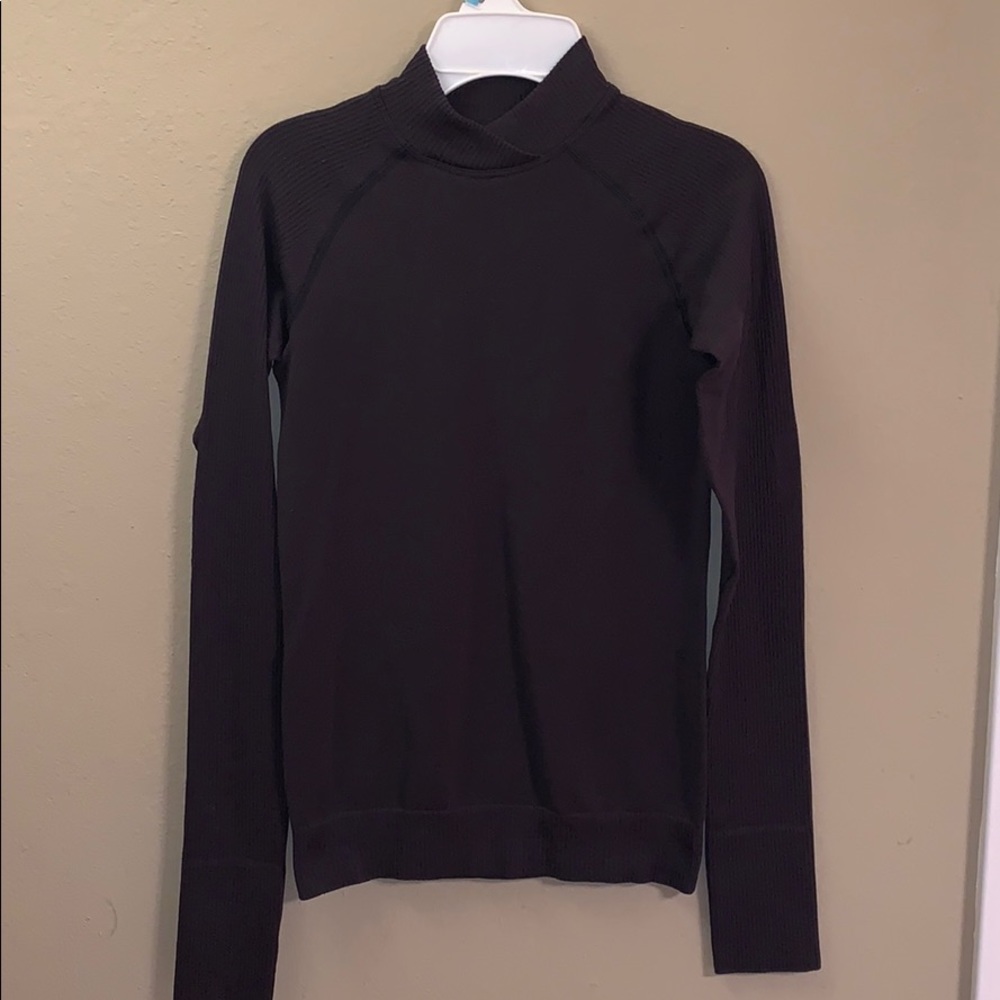 Long sleeve yoga shirt